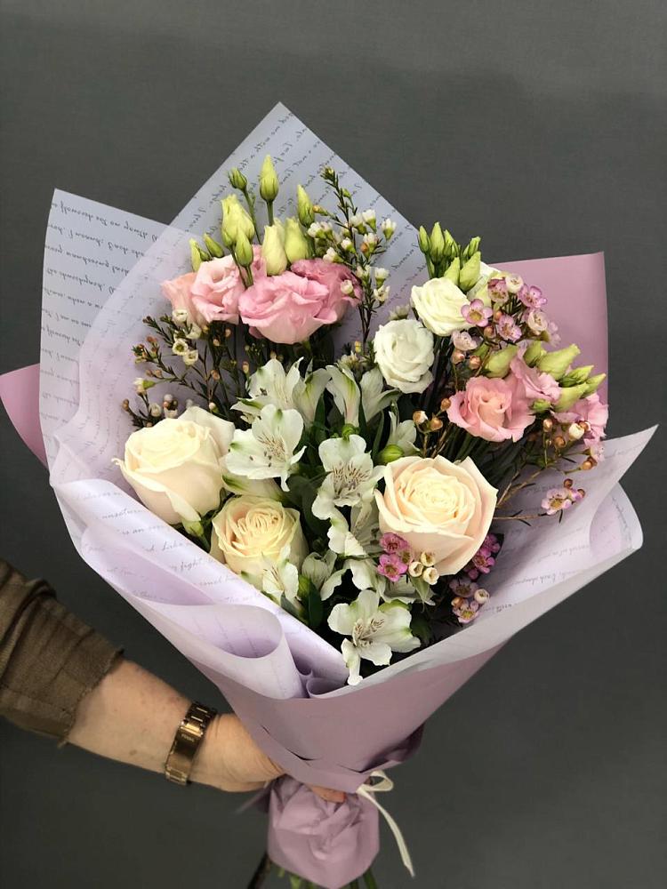 Букет цветов из: Альстромерии, Розы и Лизиантусы в Загорново