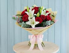 Букет цветов из:  Лилии и Розы в Загорново