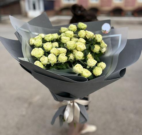 Букет Белые кустовые розы Солинеро в Загорново