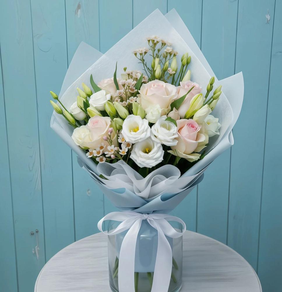 Букет цветов из: Розы и Лизиантусы в Загорново