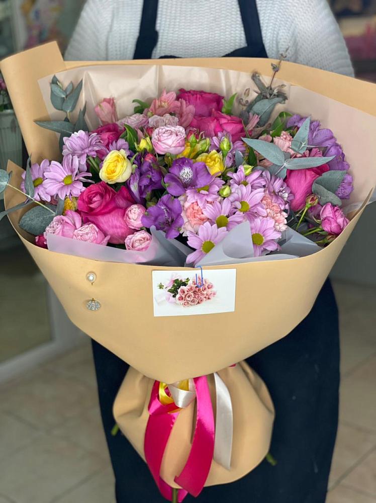 Букет цветов из: Хризантемы, Гвоздики и Альстромерии в Загорново