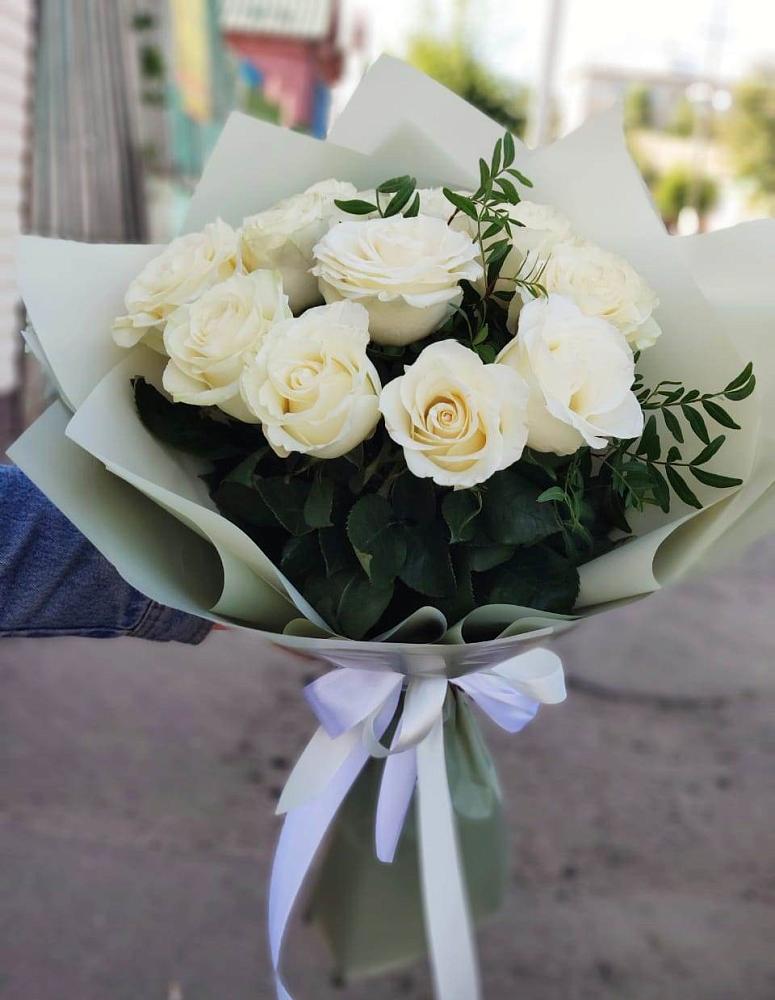 Букет Белые розы Проуд в Загорново