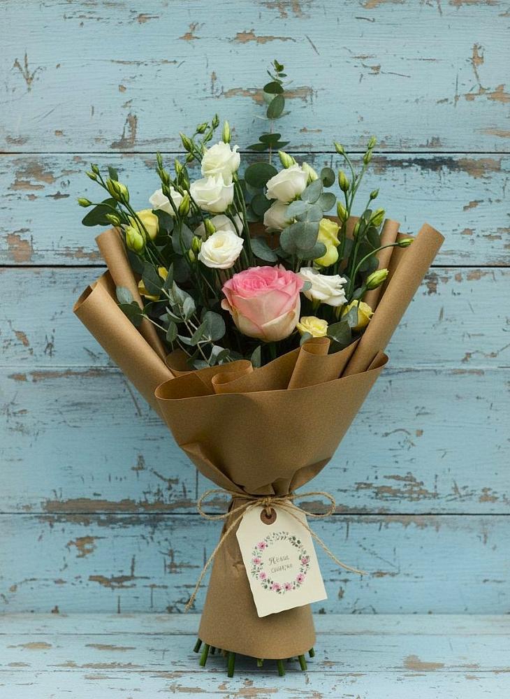 Букет цветов из: Розы и Лизиантусы в Загорново