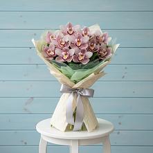 Букет цветов из:  Орхидеи и Розы в Загорново