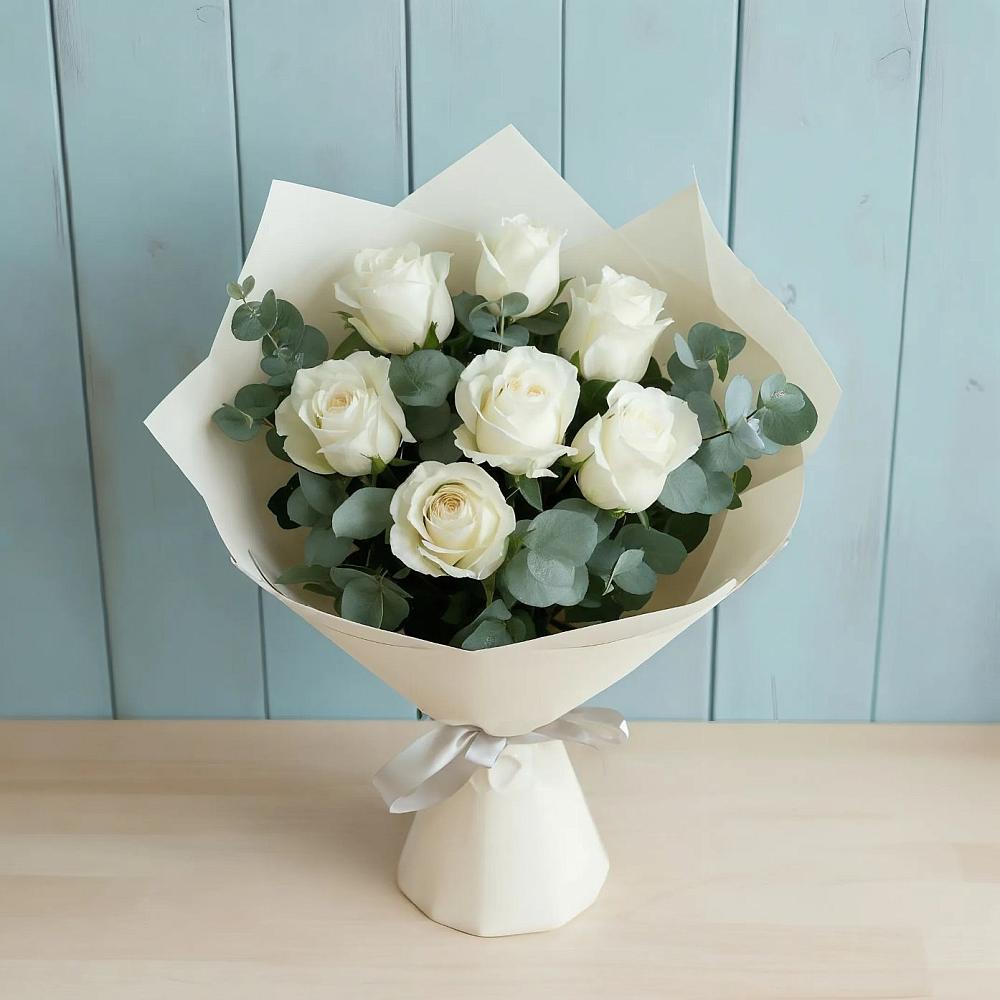 Букет Белые розы в Эвкалипте в Загорново