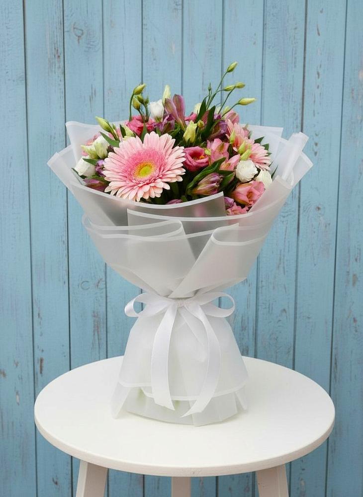 Букет цветов из: Герберы, Альстромерии и Лизиантусы в Загорново