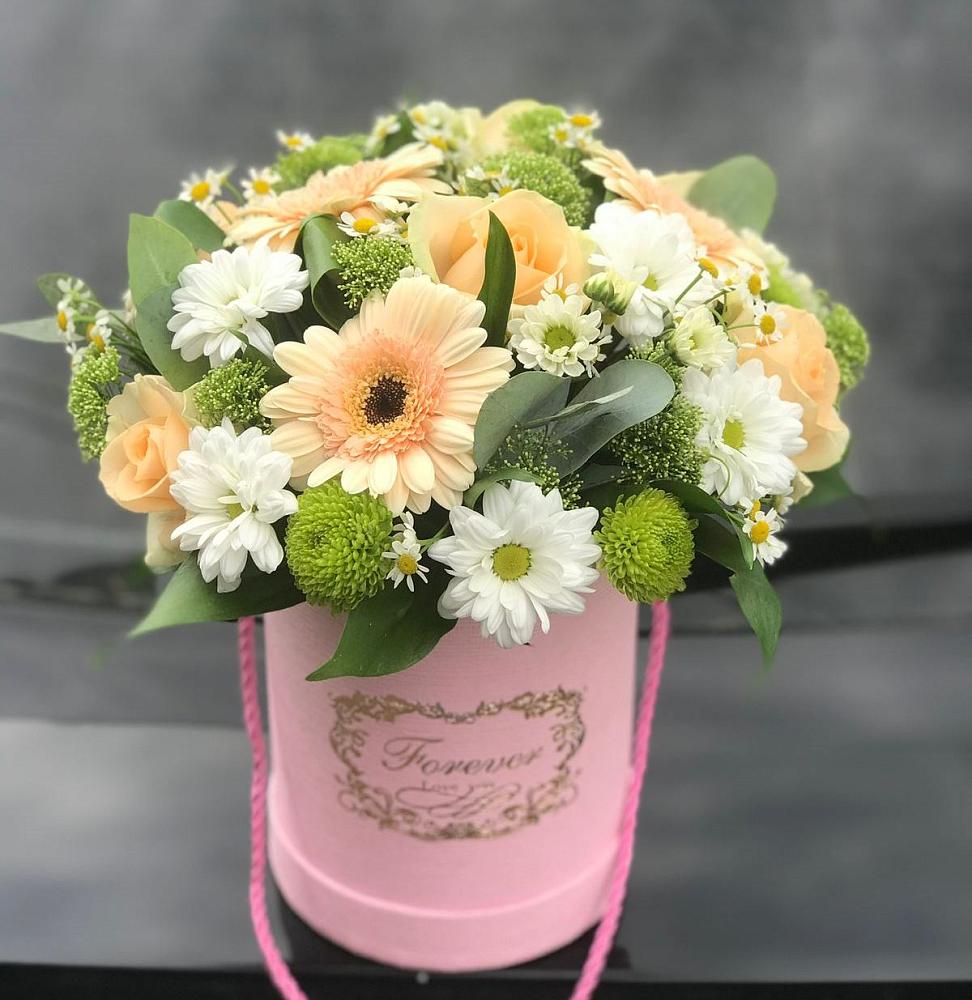 Цветочная композиция из Розы, Герберы и Хризантемы в шляпной коробке в Загорново