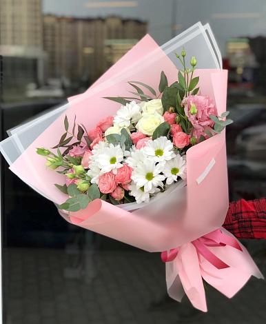 Букет цветов из: Розы, Лизиантусы и Хризантемы в Загорново