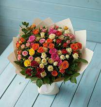 Букет Микс из разноцветных кустовых роз в Загорново